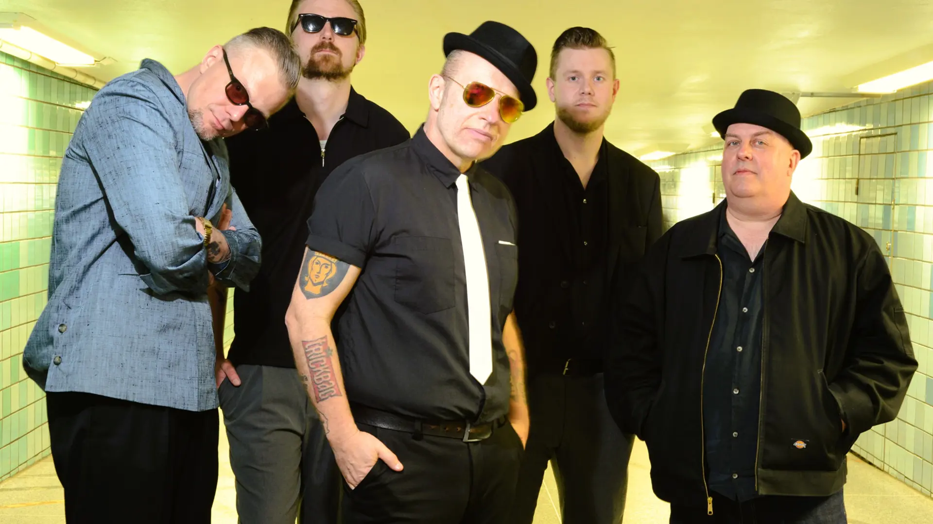 /media/m4qplwse/the-lowdown-saints-foto.jpg?width=1920&height=1080&format=webp&v=1dc6428f77ce860